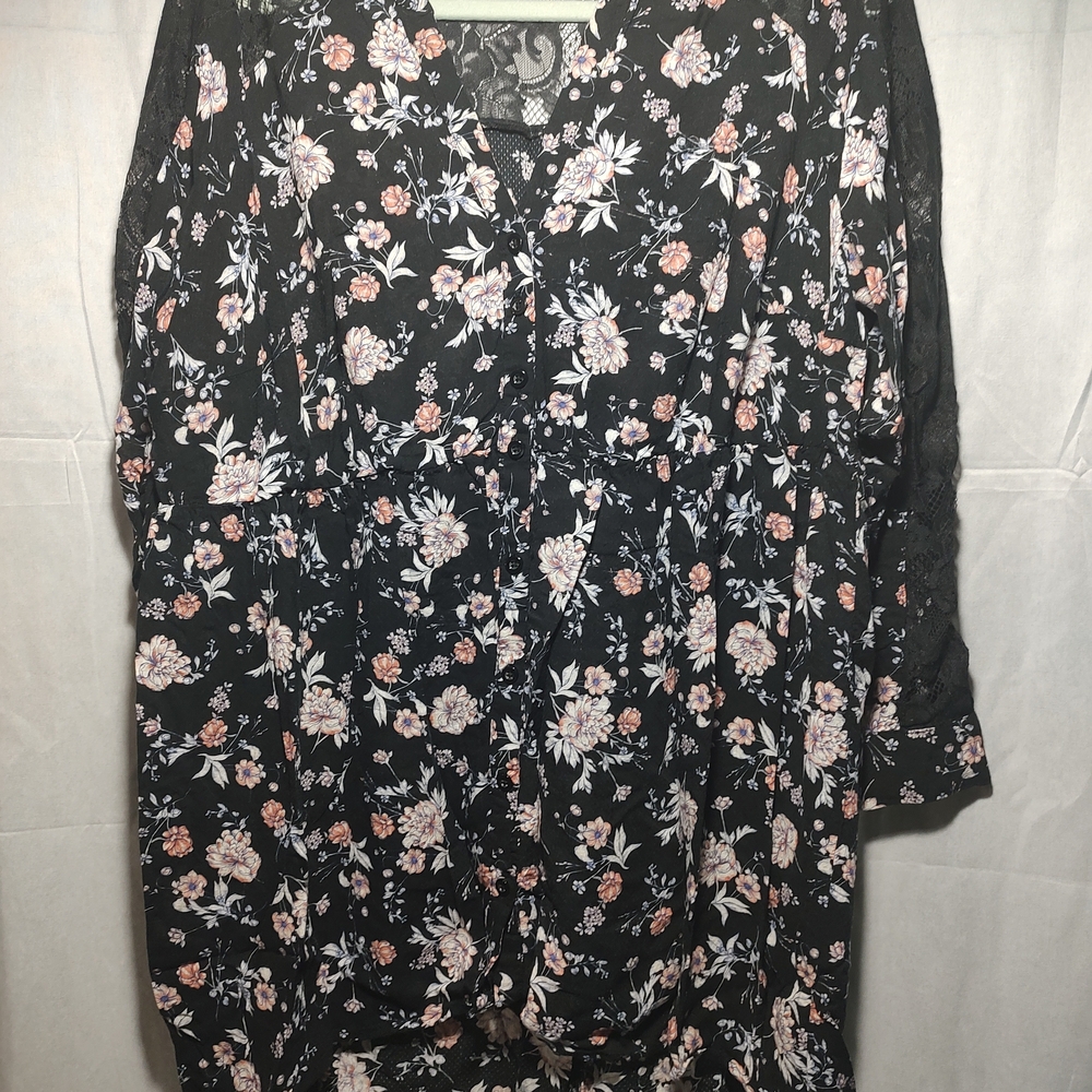 Torrid Black Floral Lace Tunic Size 1